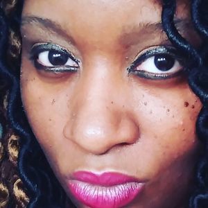 Meet your Posher, Regina